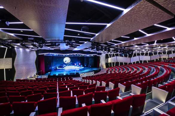 MSC Cruises MSC Meraviglia Theatre - Credits - MSC Rights - Ivan Sarfatti 3.jpg